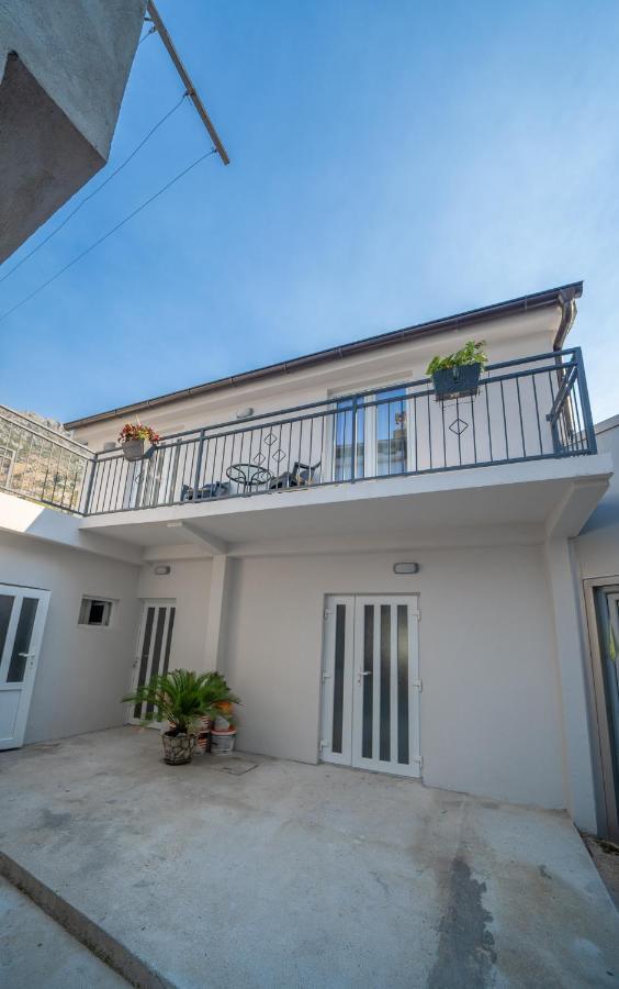 La Mar Mar Apartment Kotor Bagian luar foto